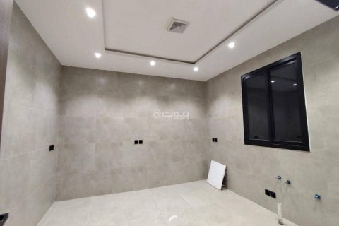Villa de 4 dormitorios en Riyadh, Saudi Arabia No. 60277 7