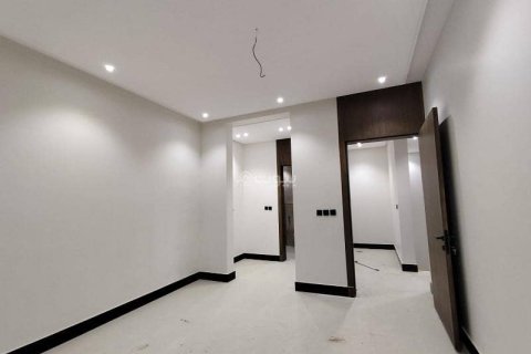 Villa de 4 dormitorios en Riyadh, Saudi Arabia No. 60277 5