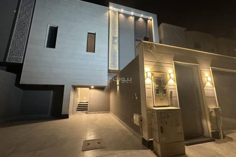3 bedrooms Apartment in Riyadh, Saudi Arabia No. 60207