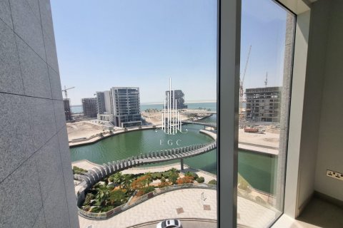 Квартира с 3 спальнями в Al Raha Beach, ОАЭ №22437