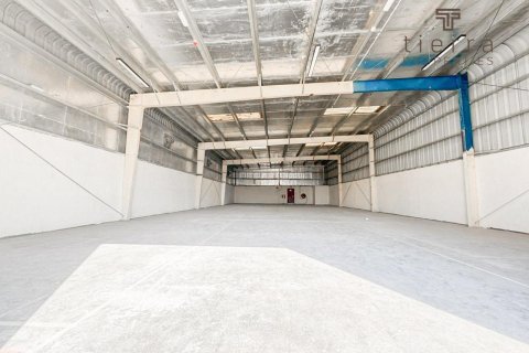371.6m² Warehouse in Al Quoz, UAE No. 47686