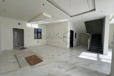 Villa de 4 chambres à Hamad Town, Bahrain No. 59530 3