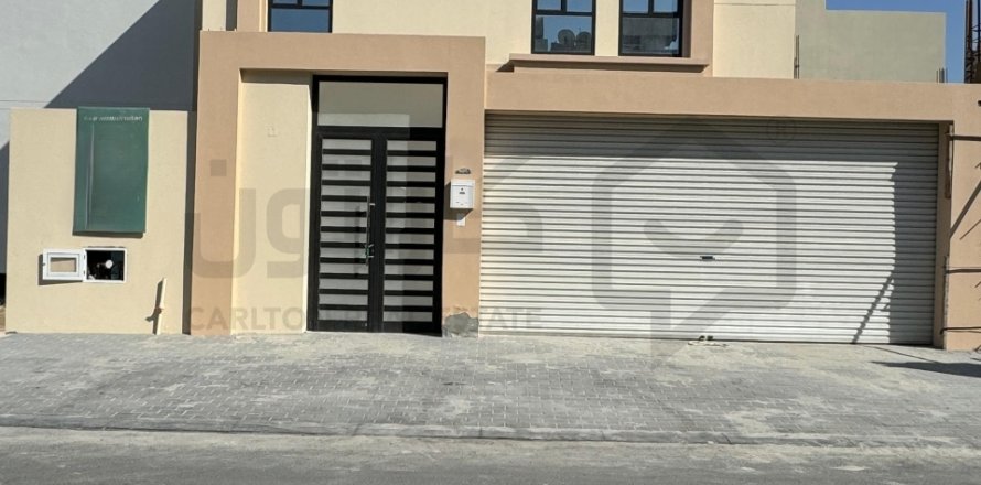 Villa de 4 chambres à Hamad Town, Bahrain No. 59530