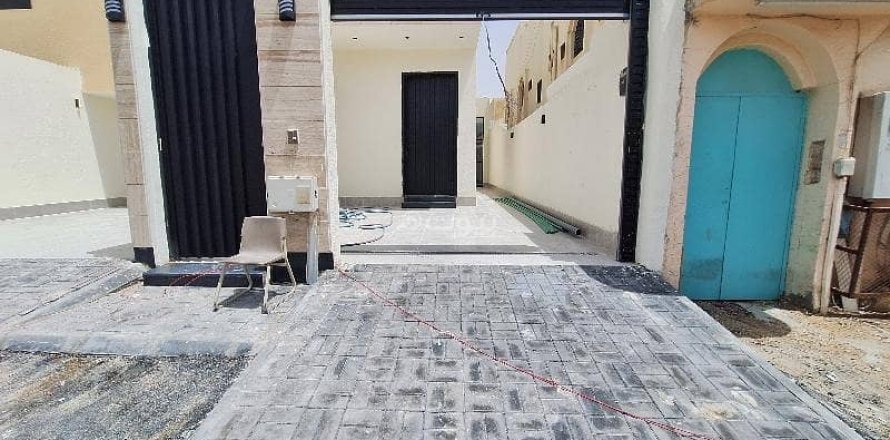 4 bedrooms Apartment in Riyadh, Saudi Arabia No. 67501