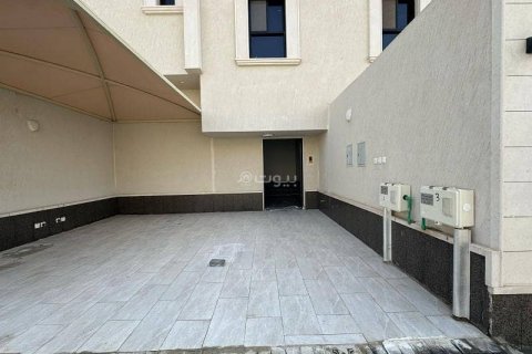 4 bedrooms Apartment in Riyadh, Saudi Arabia No. 67497
