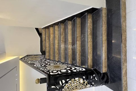 Villa de 5 dormitorios en Riyadh, Saudi Arabia No. 60179 20