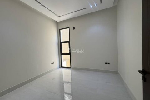 Villa de 5 dormitorios en Riyadh, Saudi Arabia No. 60179 23