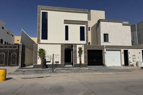 Villa de 5 dormitorios en Riyadh, Saudi Arabia No. 60179 16