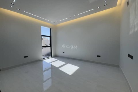 Villa de 5 dormitorios en Riyadh, Saudi Arabia No. 60179 24