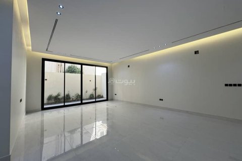 Villa de 5 dormitorios en Riyadh, Saudi Arabia No. 60179 11