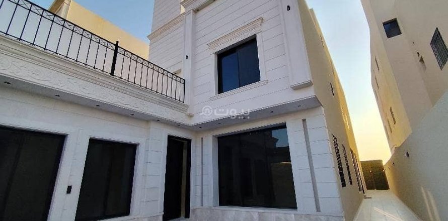 Villa de 5 chambres à Riyadh, Saudi Arabia No. 60092