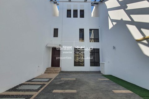 Townhouse de 4 dormitorios en Muscat, Oman No. 53931 3