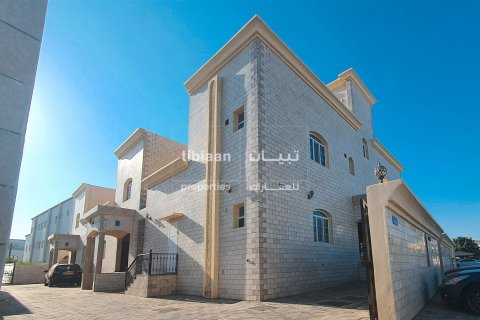 3 bedrooms Villa in As Sib, Oman No. 53935