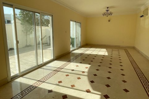 Villa de 4 dormitorios en Muscat, Oman No. 60774 3