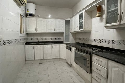 Villa de 4 dormitorios en Muscat, Oman No. 60774 8