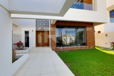 4 bedrooms Villa on the Yas Island, UAE No. 12882 19