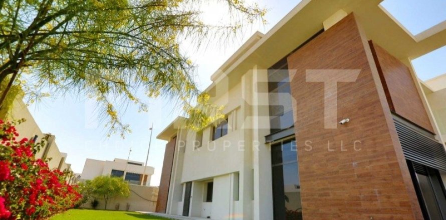 4 bedrooms Villa on the Yas Island, UAE No. 12882
