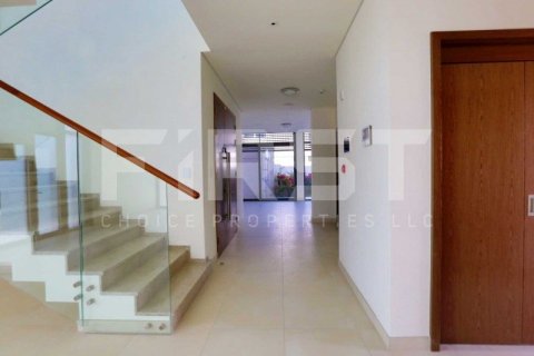 4 bedrooms Villa on the Yas Island, UAE No. 12882 5
