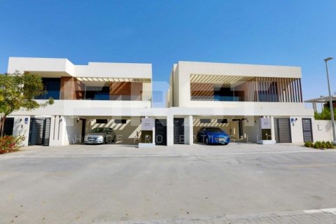 4 bedrooms Villa on the Yas Island, UAE No. 12882 4