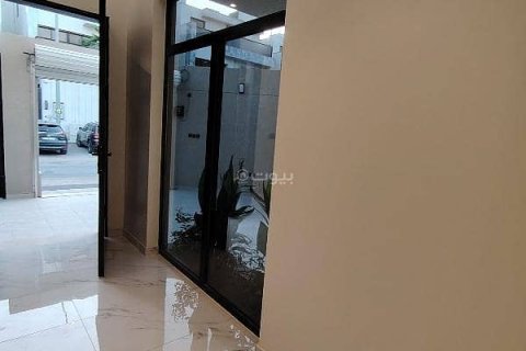 Villa de 8 dormitorios en Riyadh, Saudi Arabia No. 69101 9