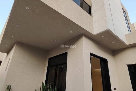 8 bedrooms Villa in Riyadh, Saudi Arabia No. 69101