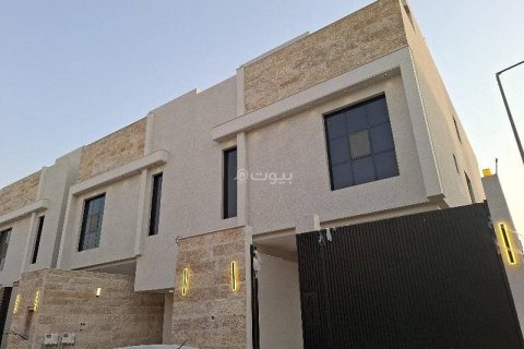 4 bedrooms Villa in Riyadh, Saudi Arabia No. 69099
