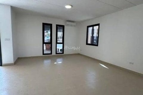 Villa de 6 dormitorios en Riyadh, Saudi Arabia No. 61301 4