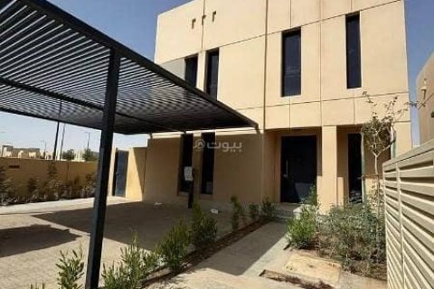 6 bedrooms Villa in Riyadh, Saudi Arabia No. 61301