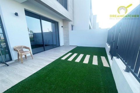 2 bedrooms Villa in Mina Al Arab, UAE No. 33314 28