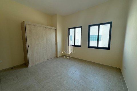 Villa de 4 chambres à Al Khalidiya, UAE No. 23595 9