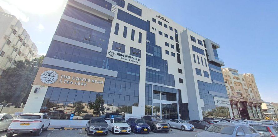 90m² Commercial property in Madinat as'Sultan Qaboos, Oman No. 54502