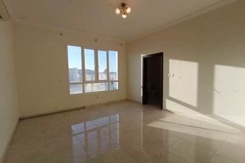 4 bedrooms Apartment in Muscat, Oman No. 54192 3