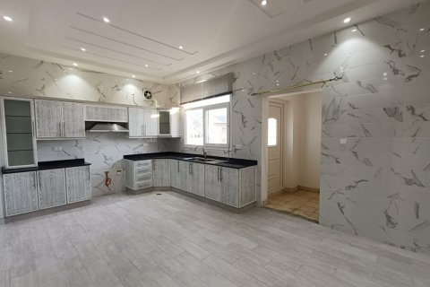 4 bedrooms Apartment in Muscat, Oman No. 54192 5