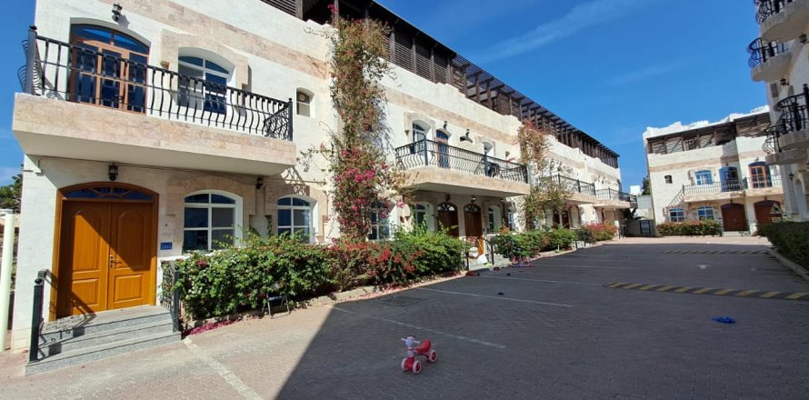 Villa de 3 chambres à Muscat, Oman No. 54232
