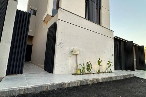 Villa de 5 chambres à Riyadh, Saudi Arabia No. 67354 15