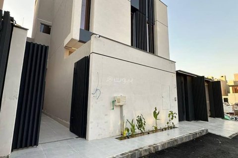 5 bedrooms Villa in Riyadh, Saudi Arabia No. 67354