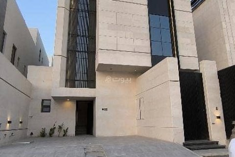 5 bedrooms Apartment in Riyadh, Saudi Arabia No. 61562