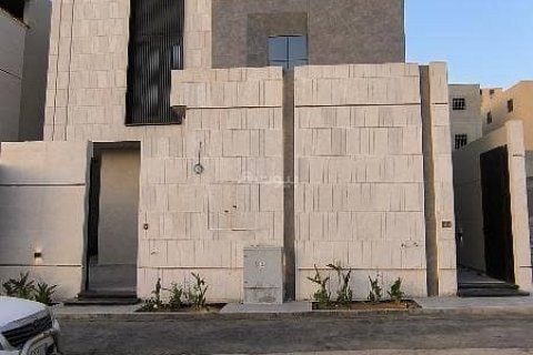 5 bedrooms Apartment in Riyadh, Saudi Arabia No. 61561