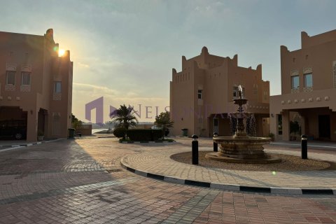 4 bedrooms Villa in Doha, Qatar No. 58373 12