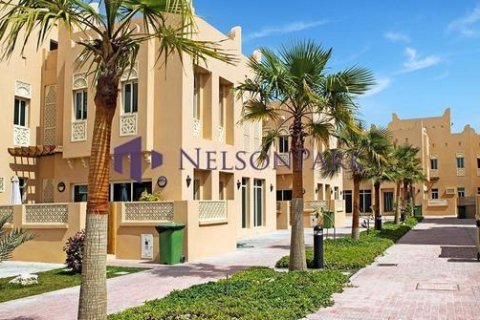 4 bedrooms Villa in Doha, Qatar No. 58373 5