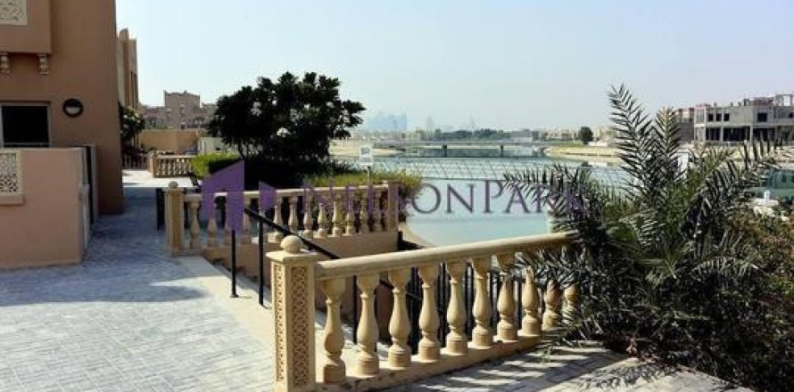 4 bedrooms Villa in Doha, Qatar No. 58373