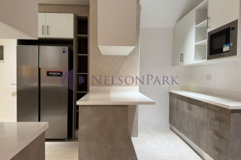 4 bedrooms Villa in Doha, Qatar No. 58373 7