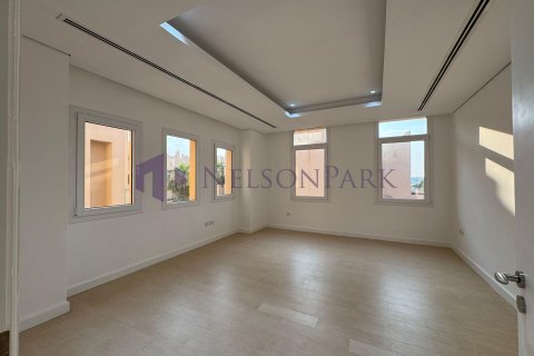4 bedrooms Villa in Doha, Qatar No. 58373 24