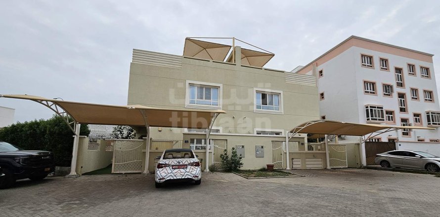 Villa Jumelée de 5 chambres à Al Ansab, Oman No. 53282