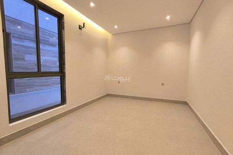 Villa de 5 dormitorios en Riyadh, Saudi Arabia No. 60019 13