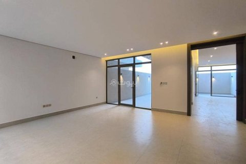 Villa de 5 dormitorios en Riyadh, Saudi Arabia No. 60019 26