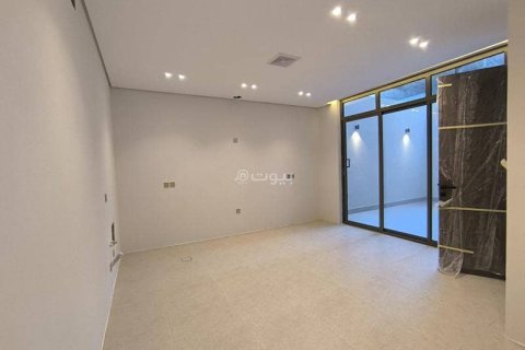Villa de 5 dormitorios en Riyadh, Saudi Arabia No. 60019 22
