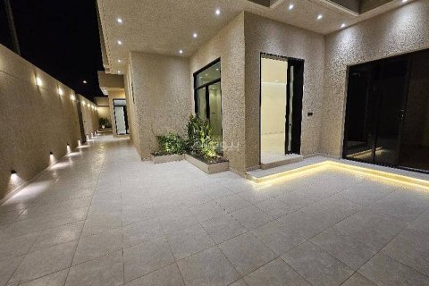 Villa de 8 dormitorios en Riyadh, Saudi Arabia No. 59971 4