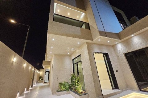 Villa de 8 dormitorios en Riyadh, Saudi Arabia No. 59971 3