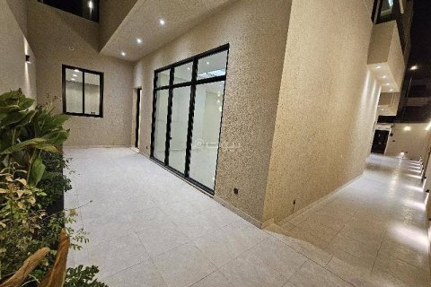Villa de 8 dormitorios en Riyadh, Saudi Arabia No. 59971 9